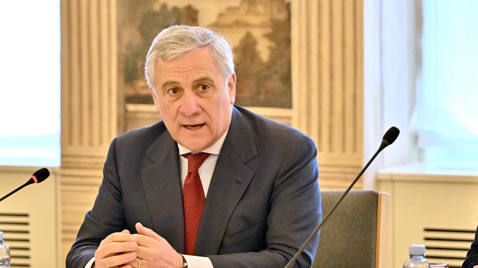 Tajani, contrario a inviare truppe a combattere in Ucraina