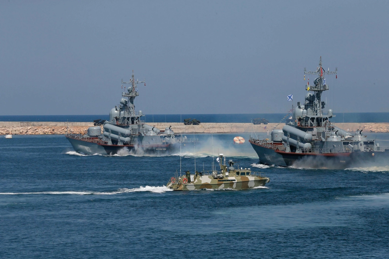 Le corvette russe Naberezhnye Chelny and Ivanovets (Ansa)