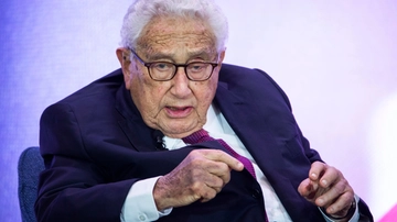 È morto Henry Kissinger, l’ex segretario Usa potente e controverso: aveva 100 anni