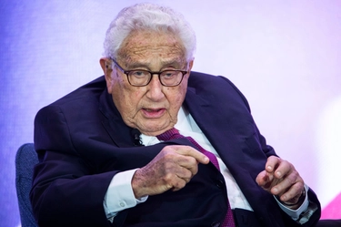 È morto Henry Kissinger, l’ex segretario Usa potente e controverso: aveva 100 anni
