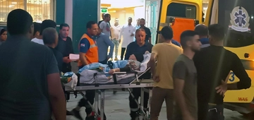 In fuga dalla Striscia. Evacuati i feriti gravi, salvi quattro italiani: "Impossibile lavorare"