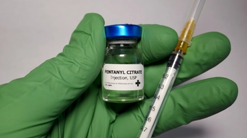 Cos'è il Fentanyl e quali sono gli effetti della droga killer. Numeri choc negli Usa: oltre 200mila morti in tre anni