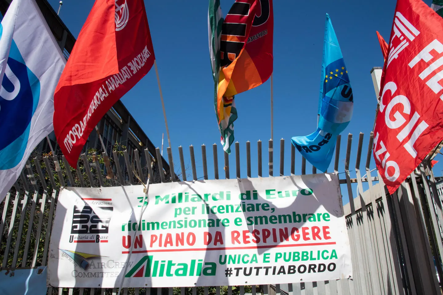 Lavoro, pioggia di richieste su Ita: 11mila candidature, ma solo il 15% arriva da Alitalia