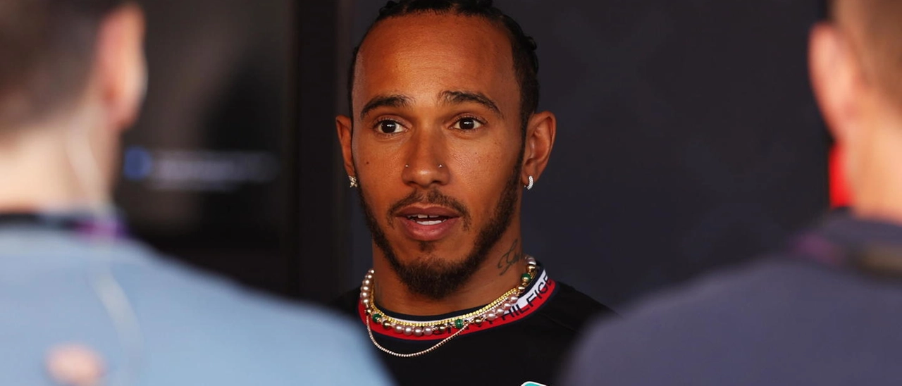 Piercing vietati in Formula 1, non per Lewis Hamilton: ecco l'esenzione della Fia