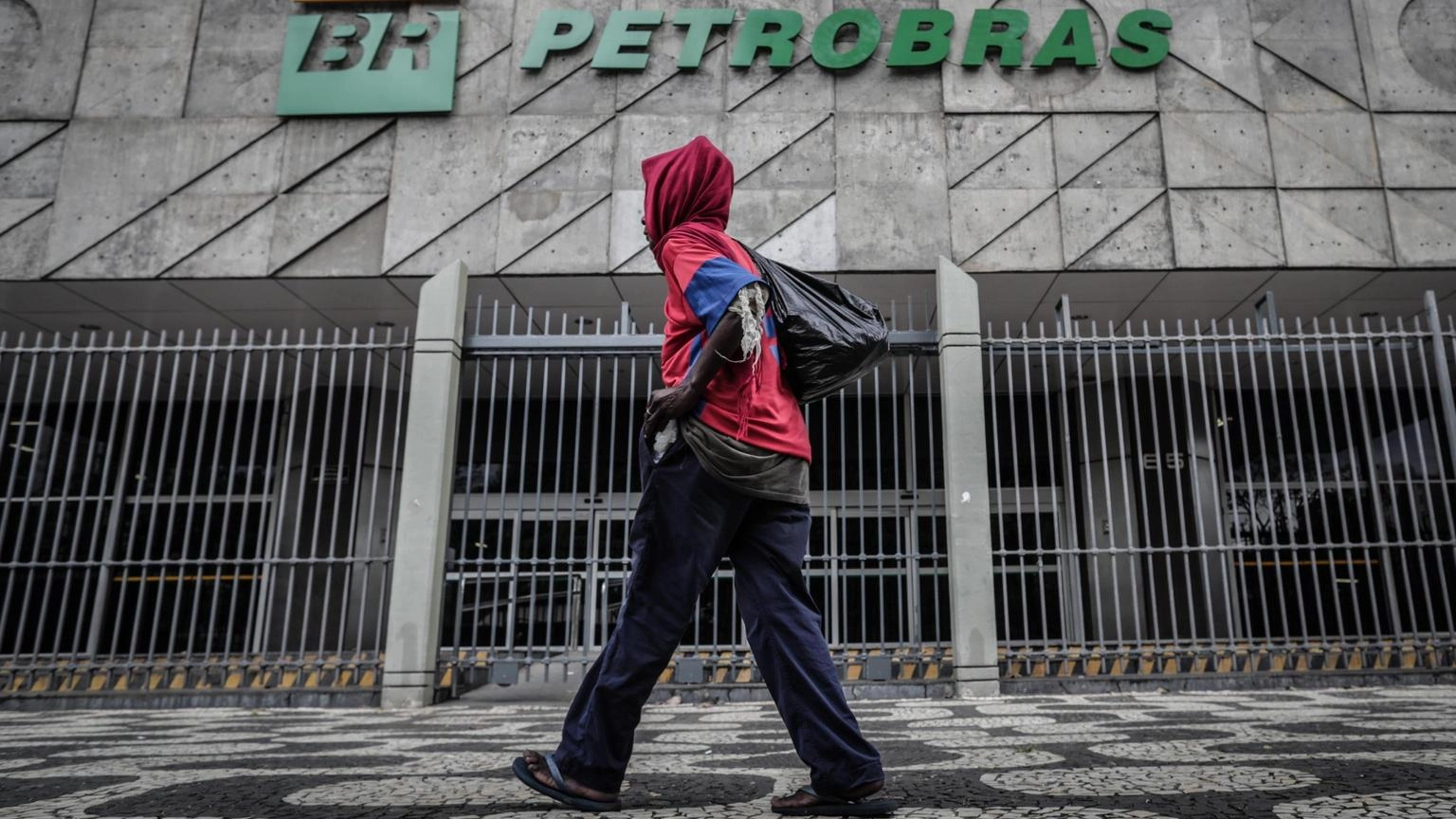Petrobras, rischio aumento prezzo petrolio per la crisi in Yemen