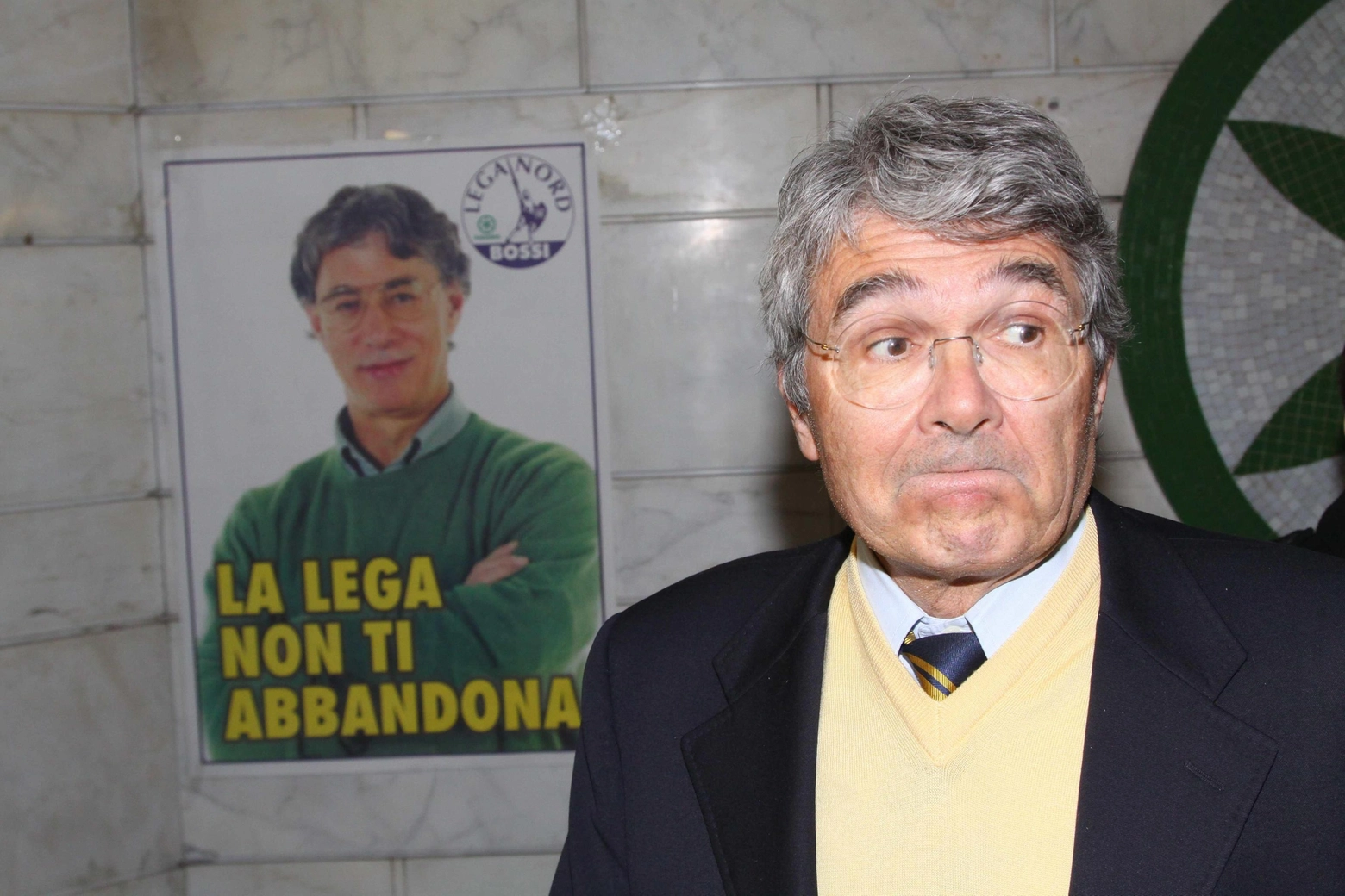 Roberto Castelli è legato a Bossi da un profondo rapporto personale (Ansa, foto del 2012)