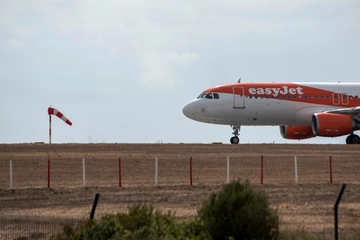 Caldo record, 47°C all’aeroporto di Olbia: tre voli non atterrano