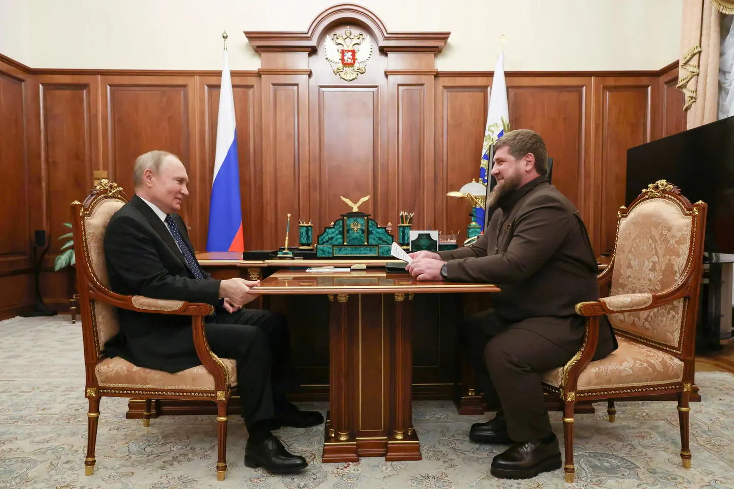 Putin, la caduta in disgrazia di Prigozhin, il "messaggio" a Kadyrov