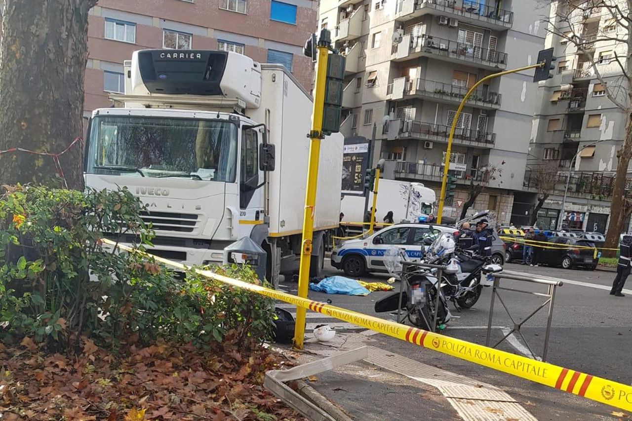 Incidente sull'Ostiense: morti due diciottenni (Ansa)