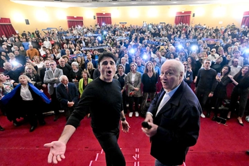 Scudetto, inno del Napoli: in più di mille all'Augusteo per registrare il coro da guinnes