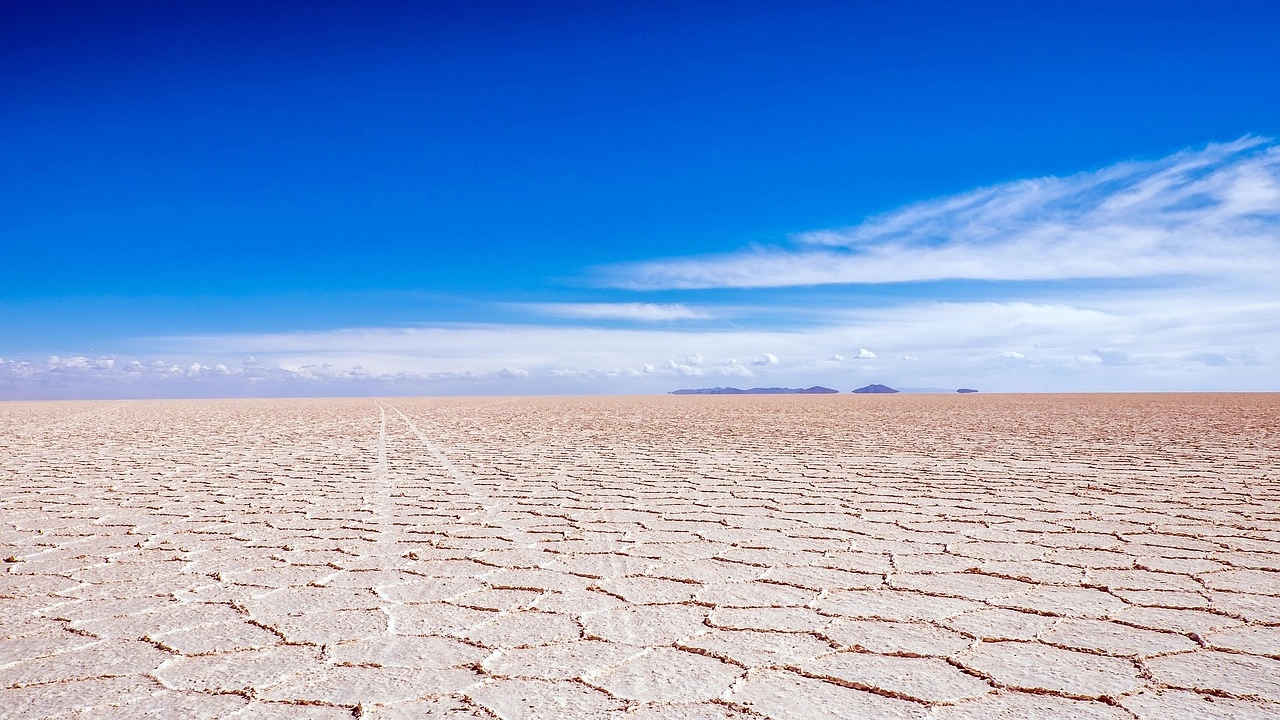 Salar de Uyuni cover image