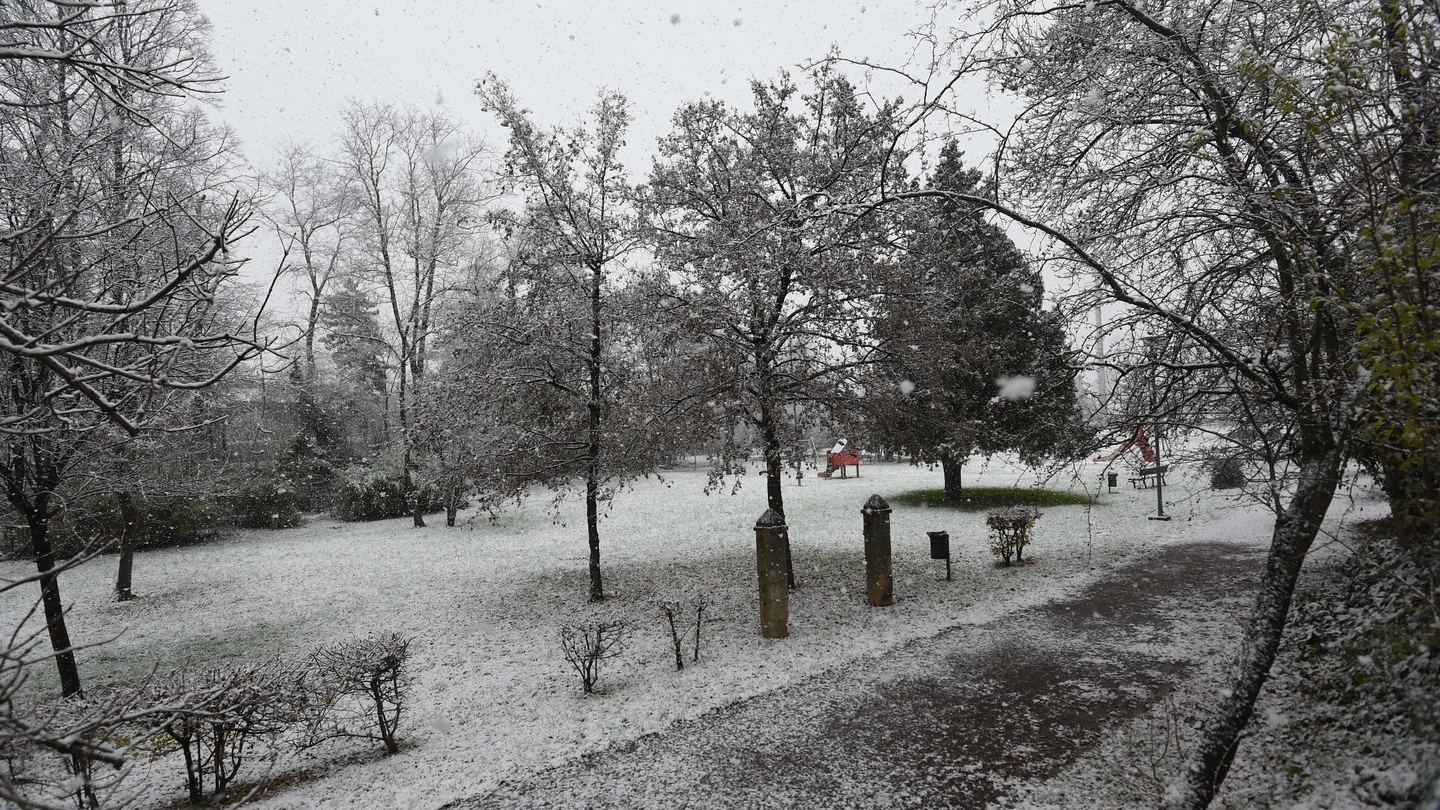 Arriva la neve al Nord ma Bologna e l Appennino emiliano devono