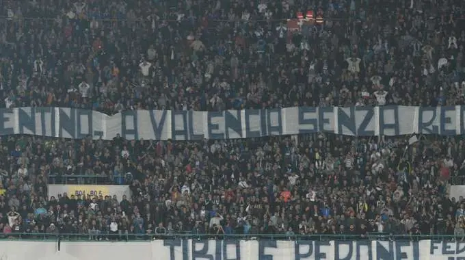 A Napoli striscione per Valentino Rossi