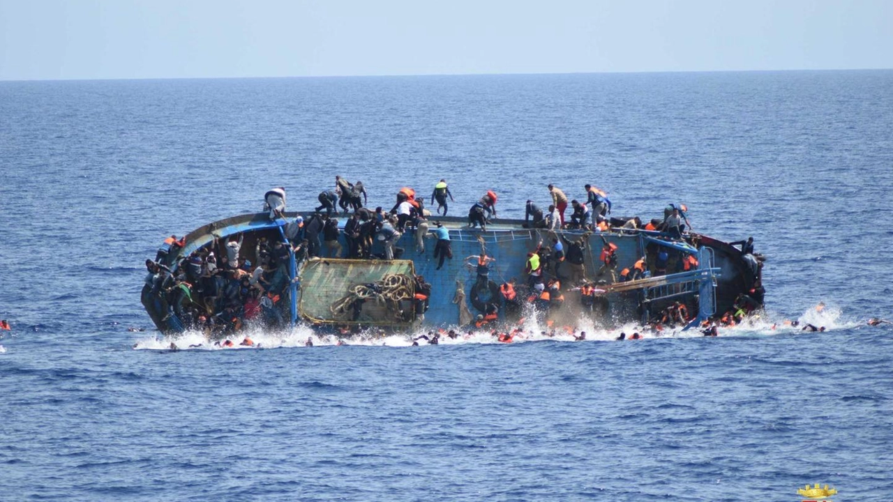 Un'immagine di un naufragio avvenuto nel Canale di Sicilia il 25 maggio (Ansa)