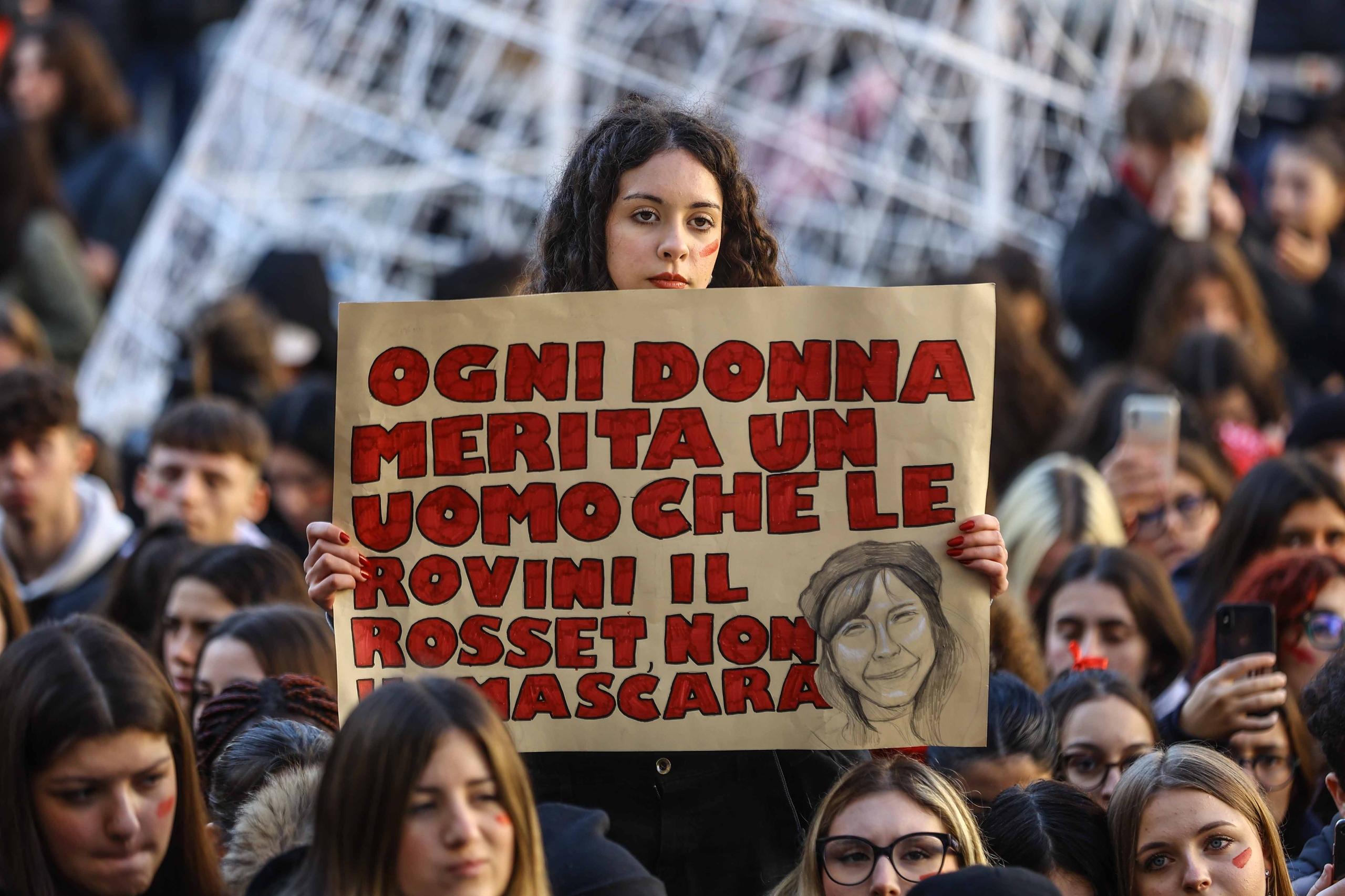 I Femminicidi Crescono Ancora: Ogni 72 Ore Una Donna Uccisa. Stupri E ...