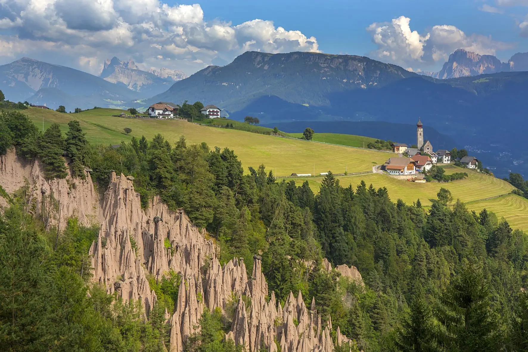 Le spettacolari Piramidi di Terra: meraviglie nascoste dell'Alto Adige