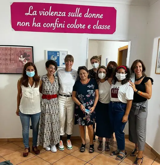 Napoli, Federica Pellegrini a Casa Fiorinda, per le donne maltrattate