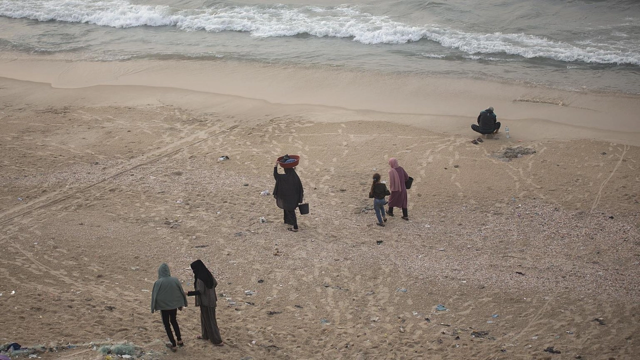 Wsj, Israele inizia a pompare acqua di mare in tunnel a Gaza