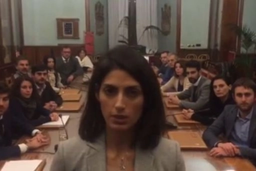 Il video-selfie di Virginia Raggi