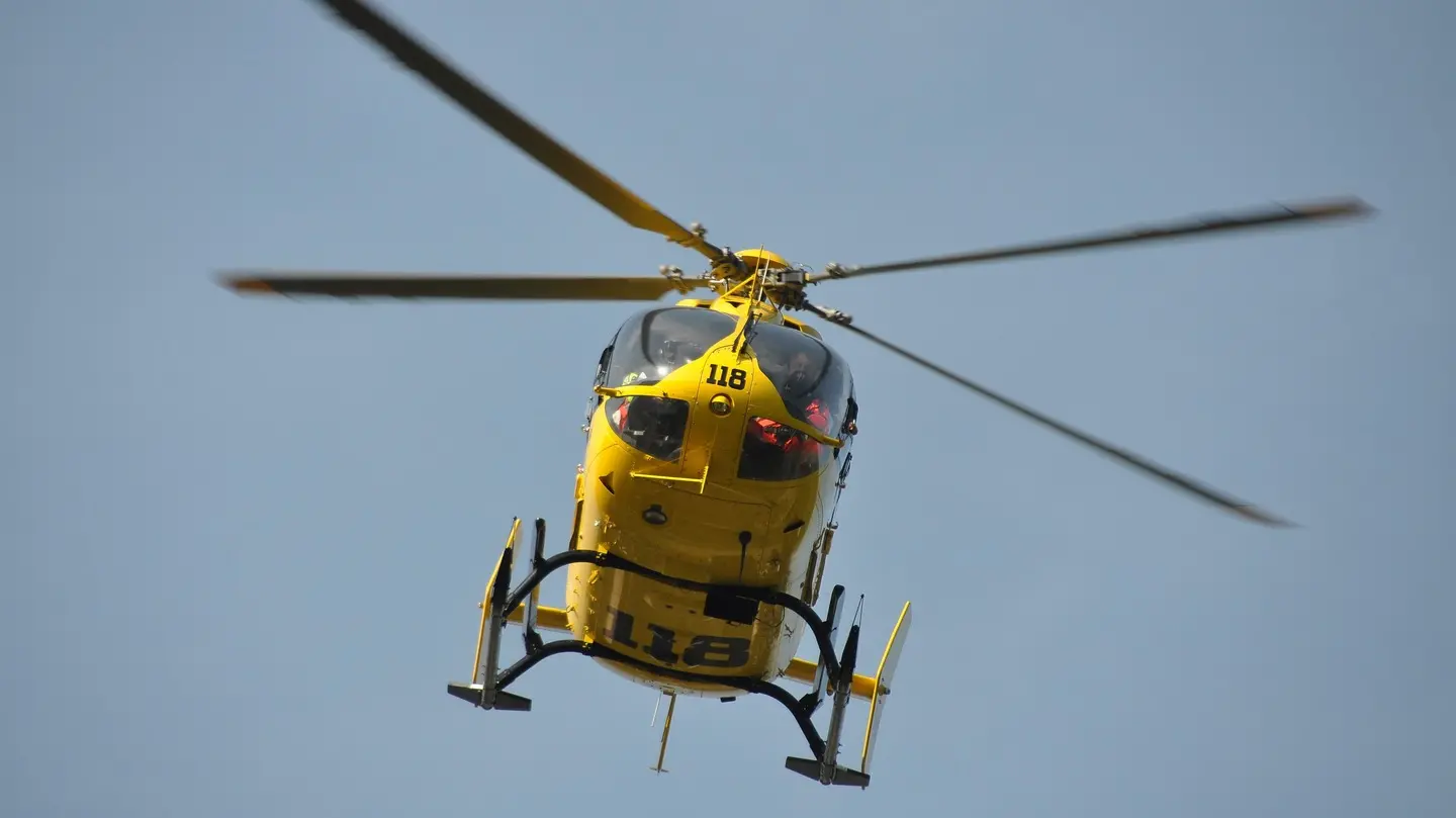 Incidente sul Gran Sasso, volo di 100 metri. Gravi due alpinisti, 16enne in rianimazione