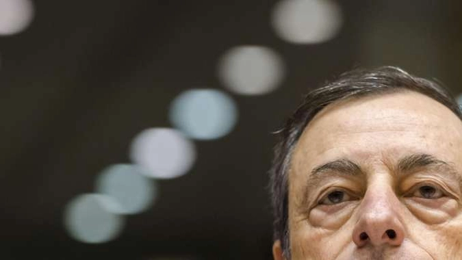 Draghi, mantenere target inflazione