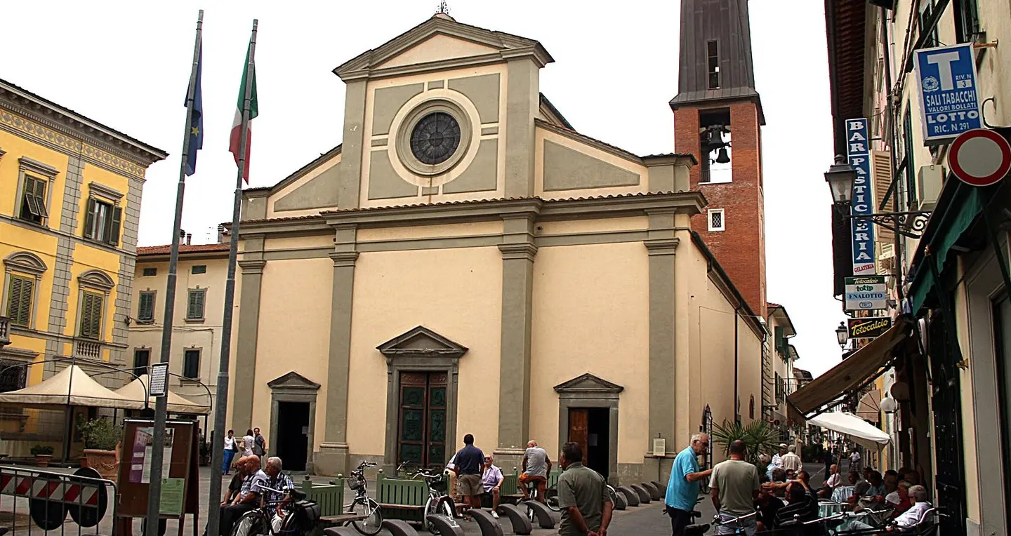 Furto in chiesa durante la messa