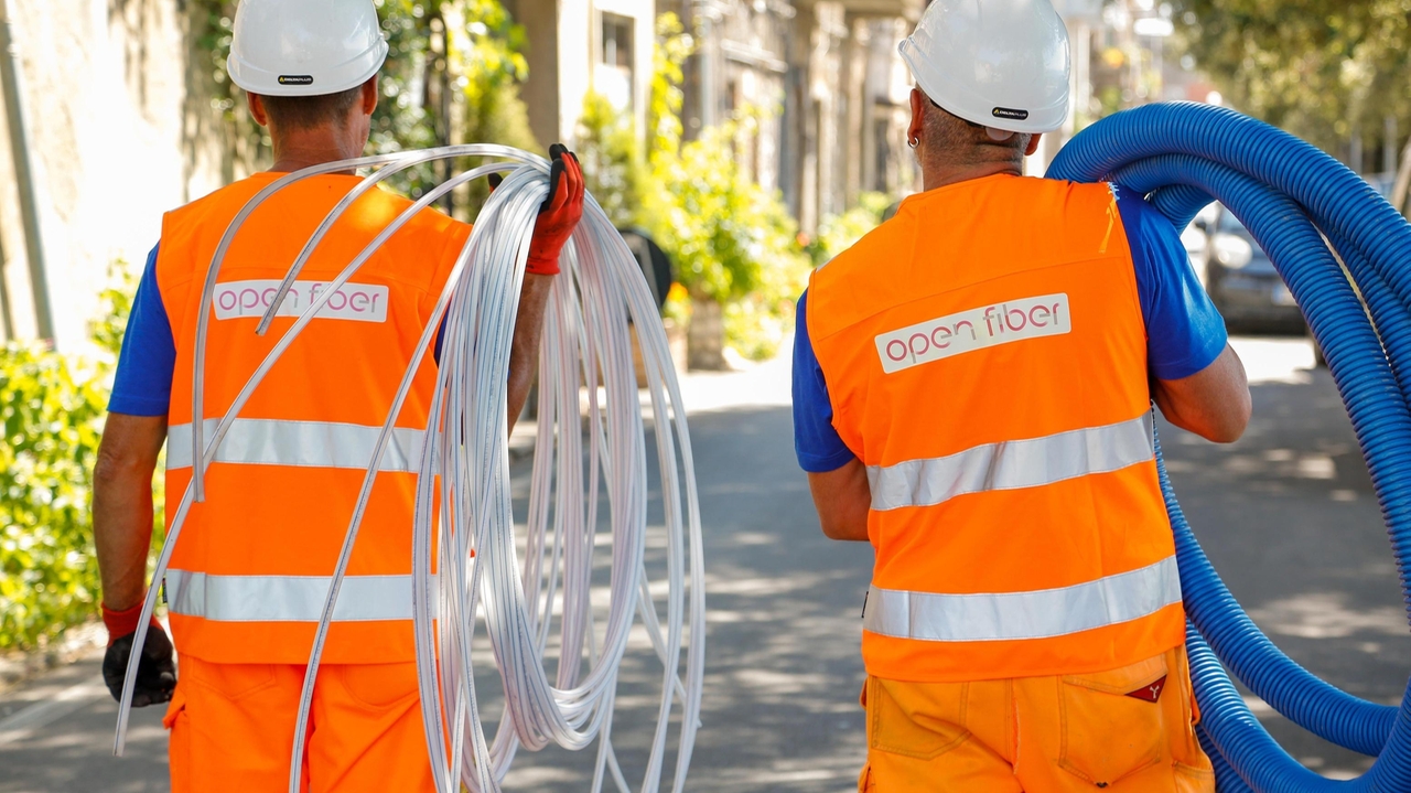 L’ad Gola: "Tecnologie innovative per velocizzare il cablaggio del Paese. Obiettivo colmare il divario digitale"