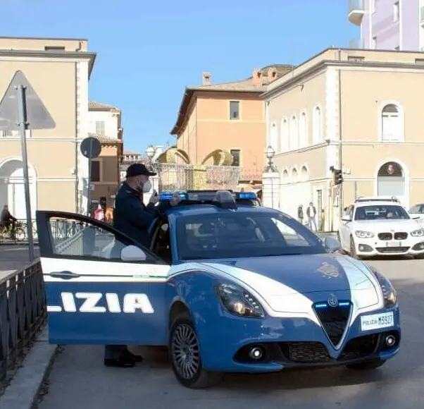 Napoli, minore palpeggiato su un treno della Circumvesuviana: denunciato 51enne