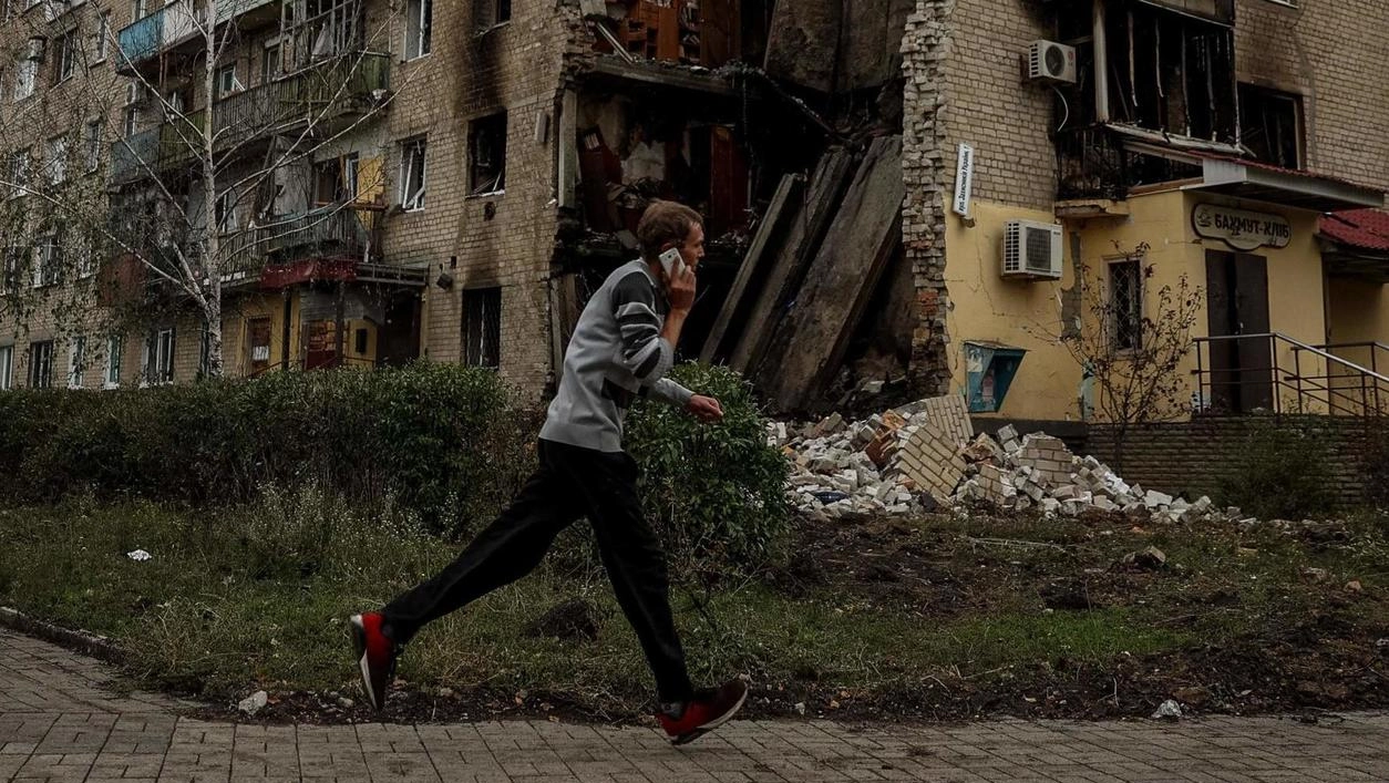 La città ucraina di Bakhmut sventrata da mesi di guerra di logoramento