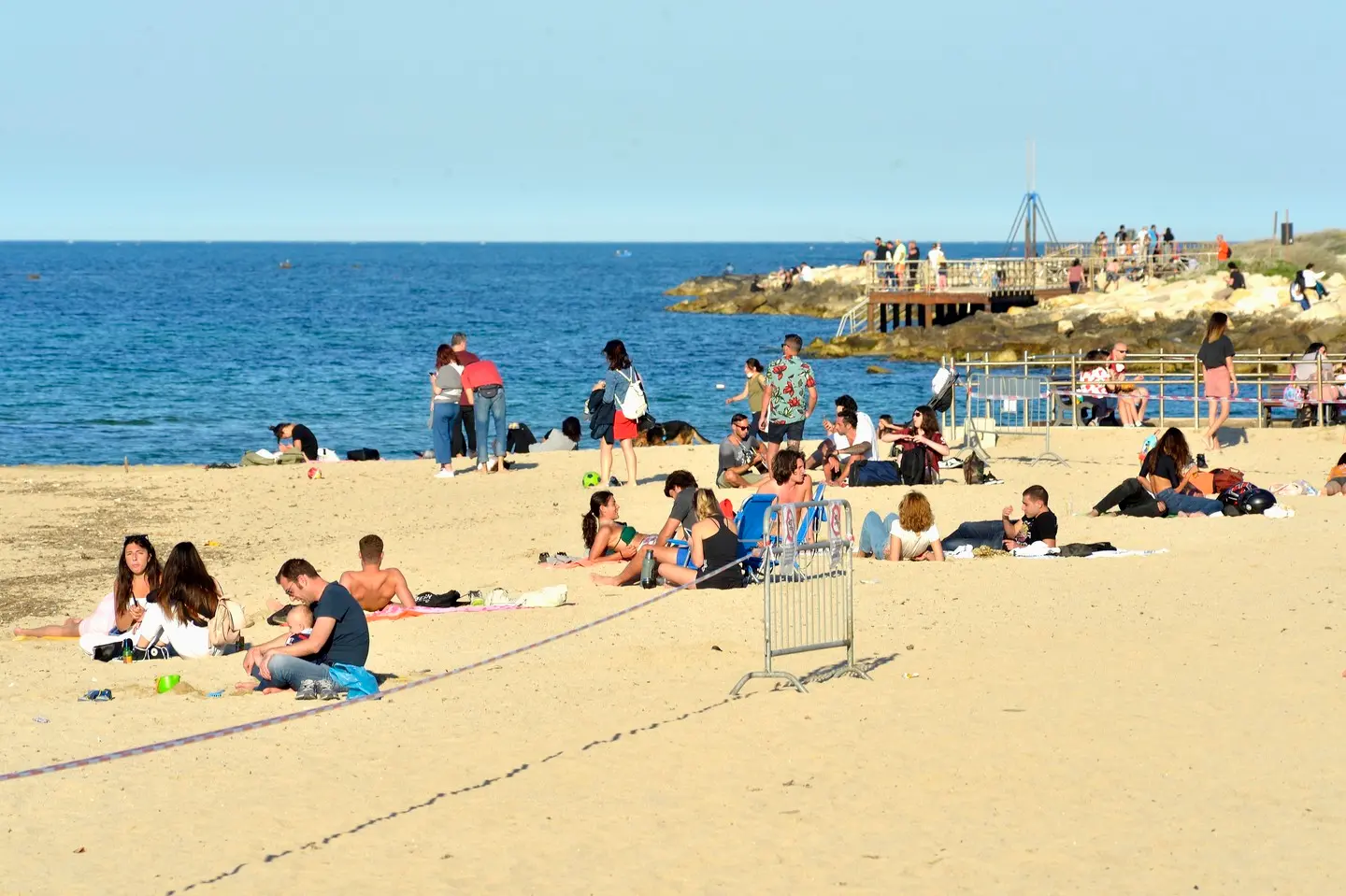 "Passaporti regionali per la spiaggia". Il Sud rilancia, è scontro con il Nord