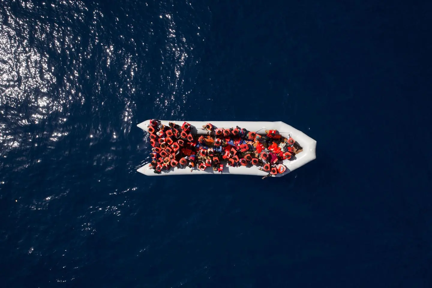 Migranti, dimezzati gli sbarchi in Italia nel 2019