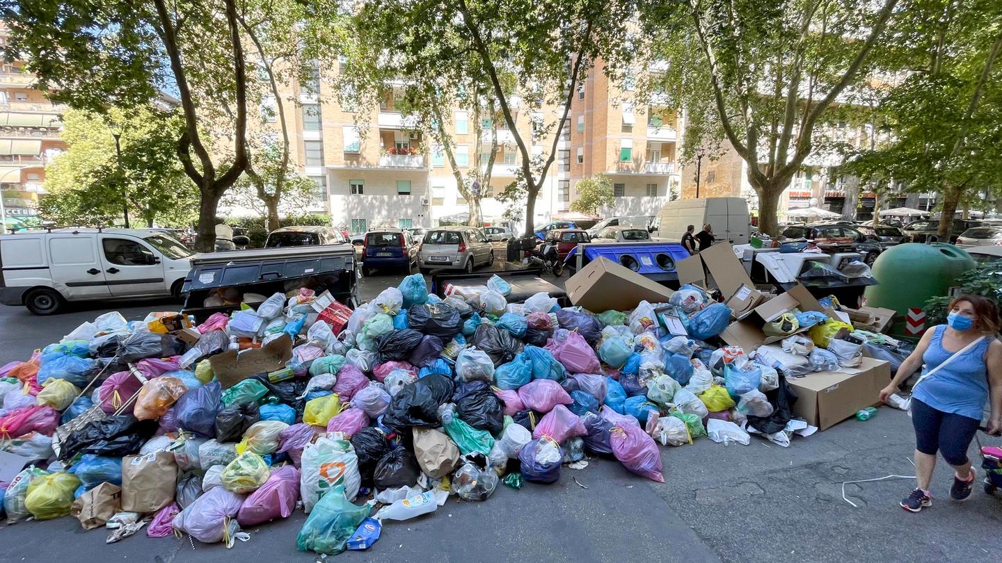 Emergenza Rifiuti A Roma L Appello Dei Medici Serve Un Piano