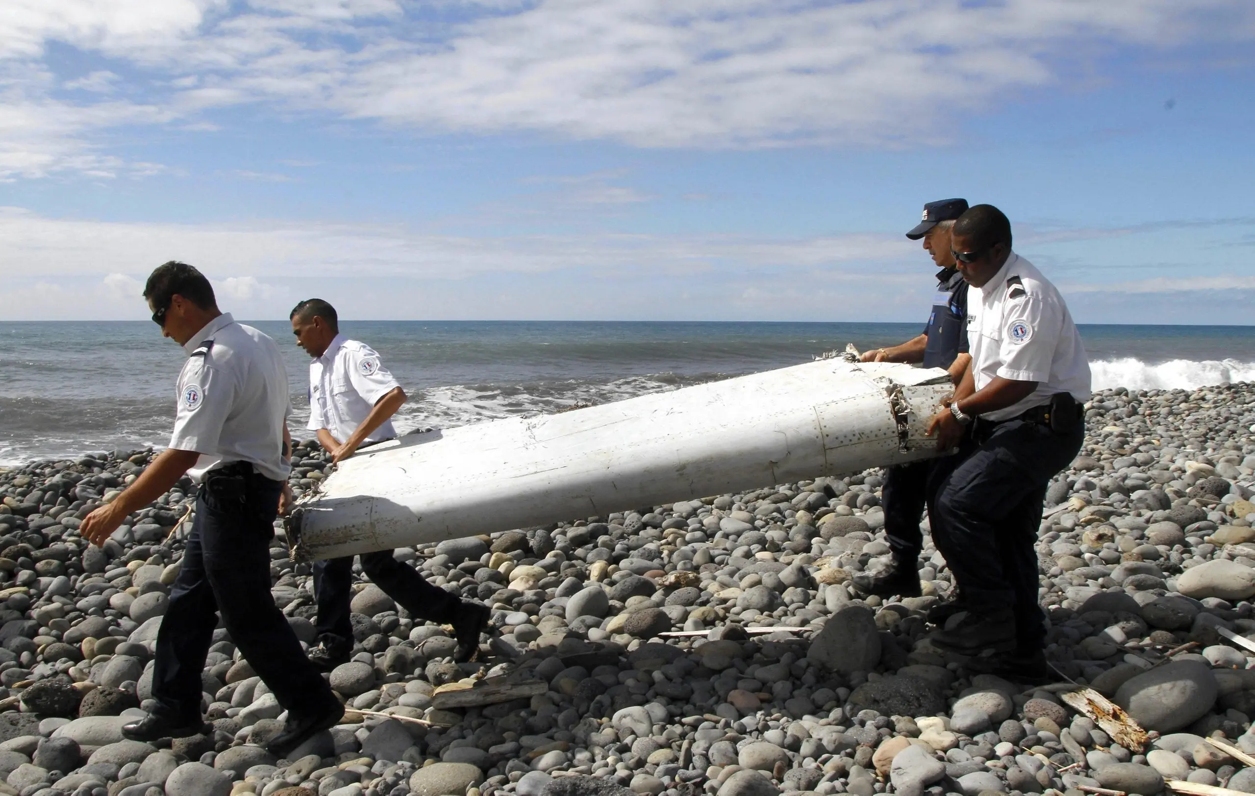 Aereo Malaysia MH370, i rottami trovati a La Reunion "sono di un Boeing 777"