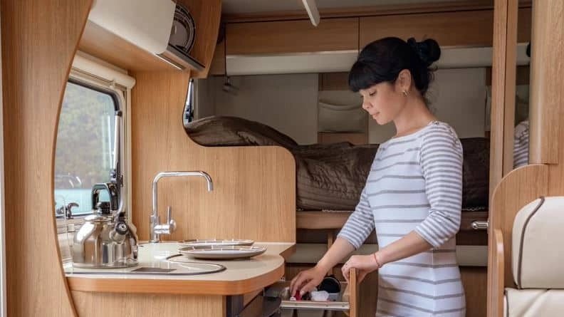 Cucinare in camper, 9 lezioni per diventare chef viaggianti