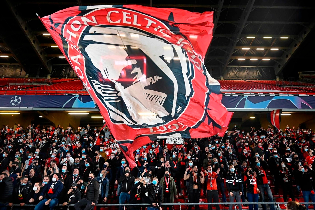 In 5.000 mila nella curva del Rennes, Uefa apre inchiesta (Ansa)