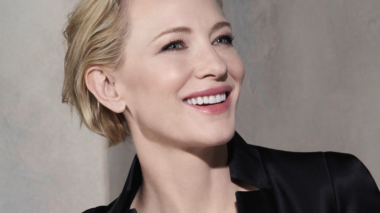 Cate Blanchett (Foto Tom Munro per Giorgio Armani Beauty)