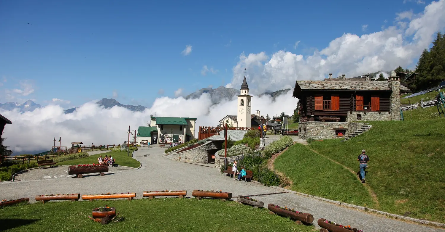 Valle d'Aosta: passeggiando tra castelli e antiche valli