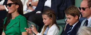 Wimbledon, la prima di Charlotte: ruba la scena a mamma Kate (radiosa in verde smeraldo)