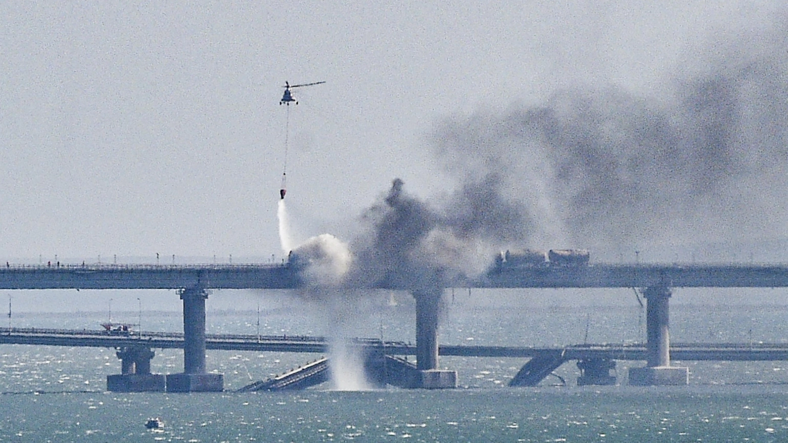 Kiev ammette per la prima volta attacco al ponte di Crimea