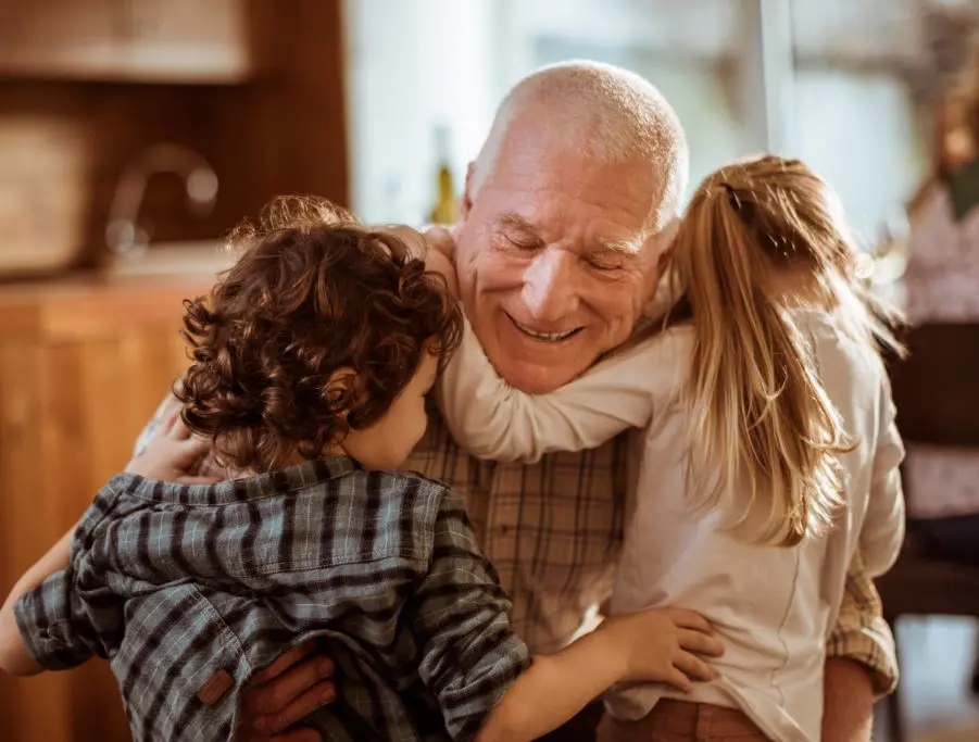 Meno male che ci sono i nonni! In 4 famiglie su 10 salvano il bilancio domestico