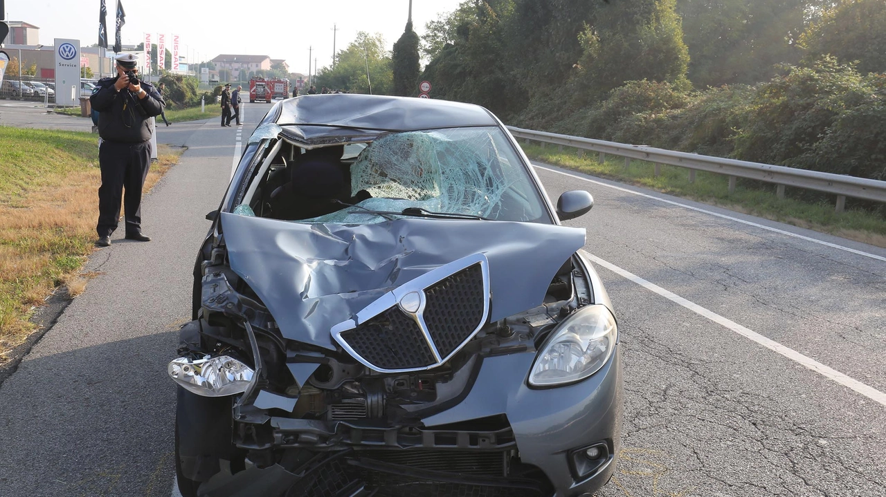 Rilievi dopo un incidente stradale mortale (Radaelli)