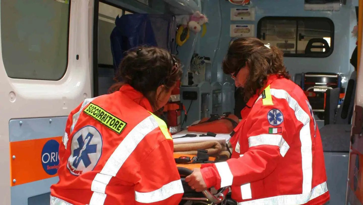 Incidente sul lavoro a Bordolano: gravissimo operaio ferito al volto