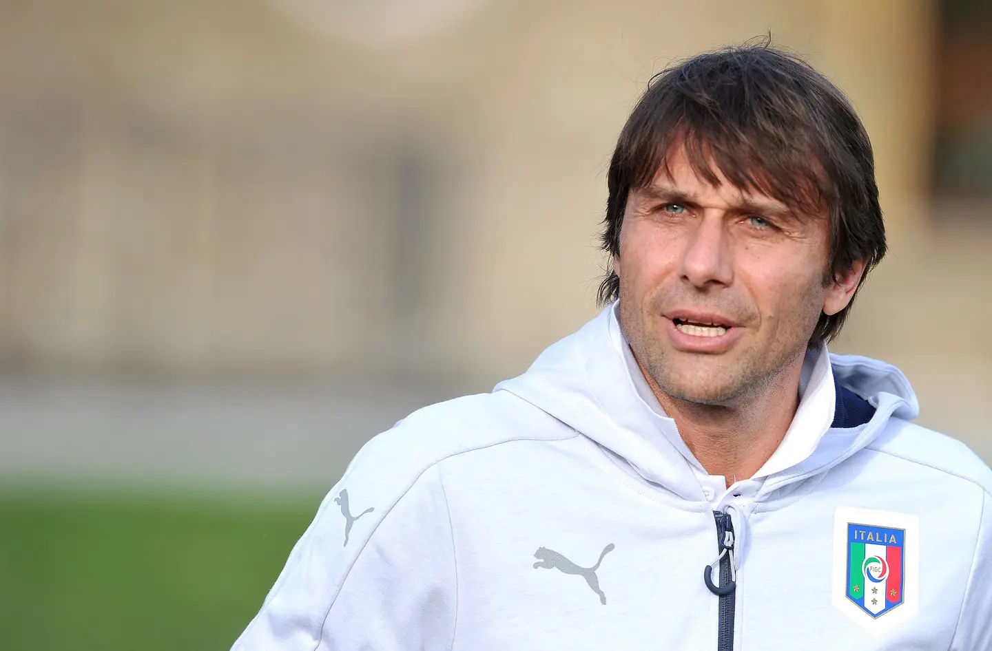 Antonio Conte ha firmato col Chelsea. Allenerà gli inglesi dopo l'Europeo