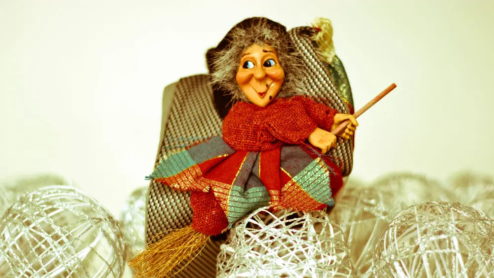 La storia della Befana, una vecchina 'pagana' legata alla natura