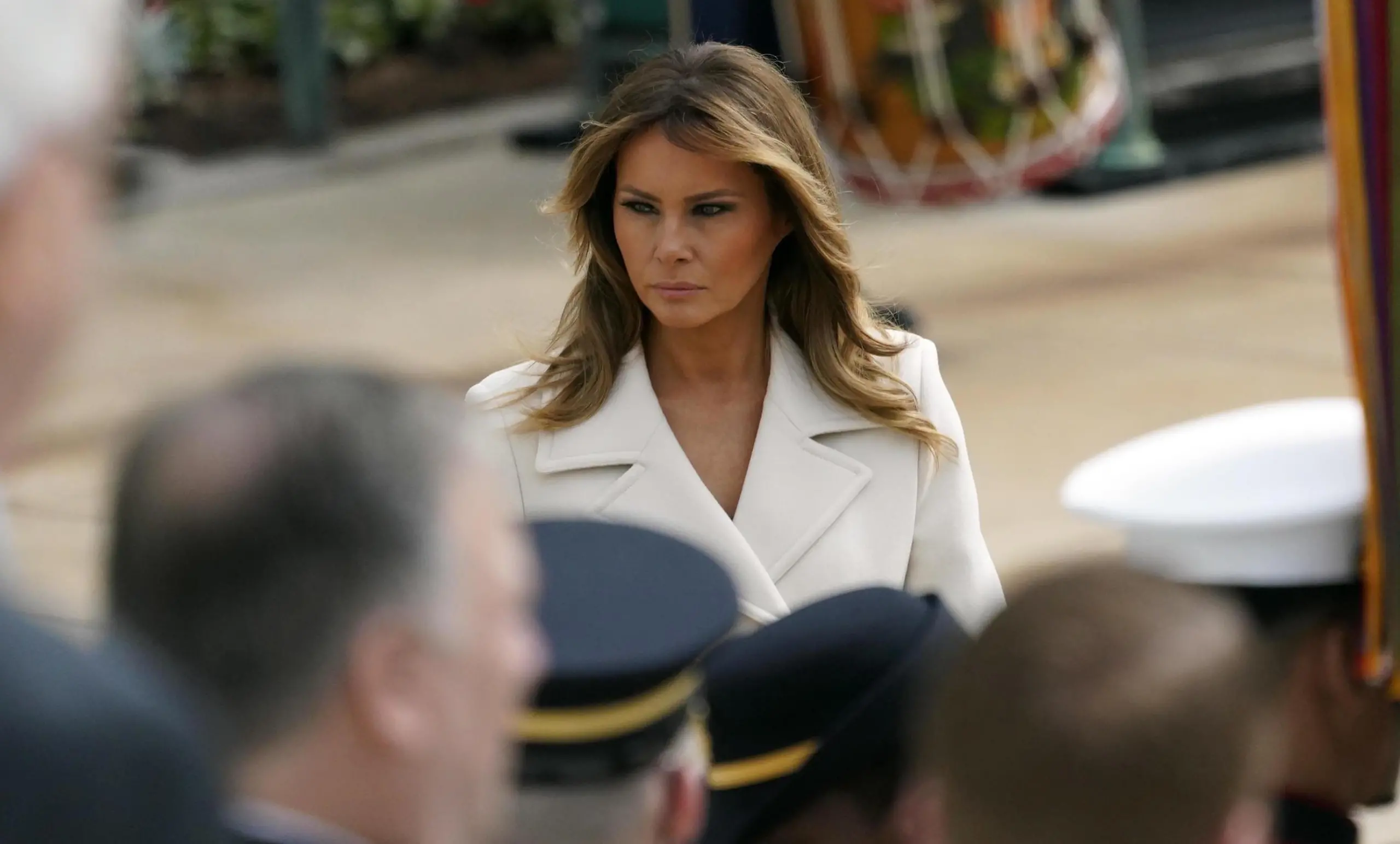 Trump tenta la rimonta e cala l’asso Melania