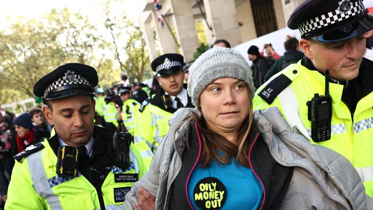 Protesta contro i giganti del petrolio. Greta Thunberg arrestata a Londra