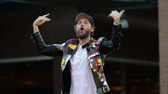 Jovanotti annuncia su social nuovo tour