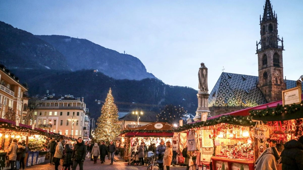 Bolzano accende le luci sui Mercatini di Natale