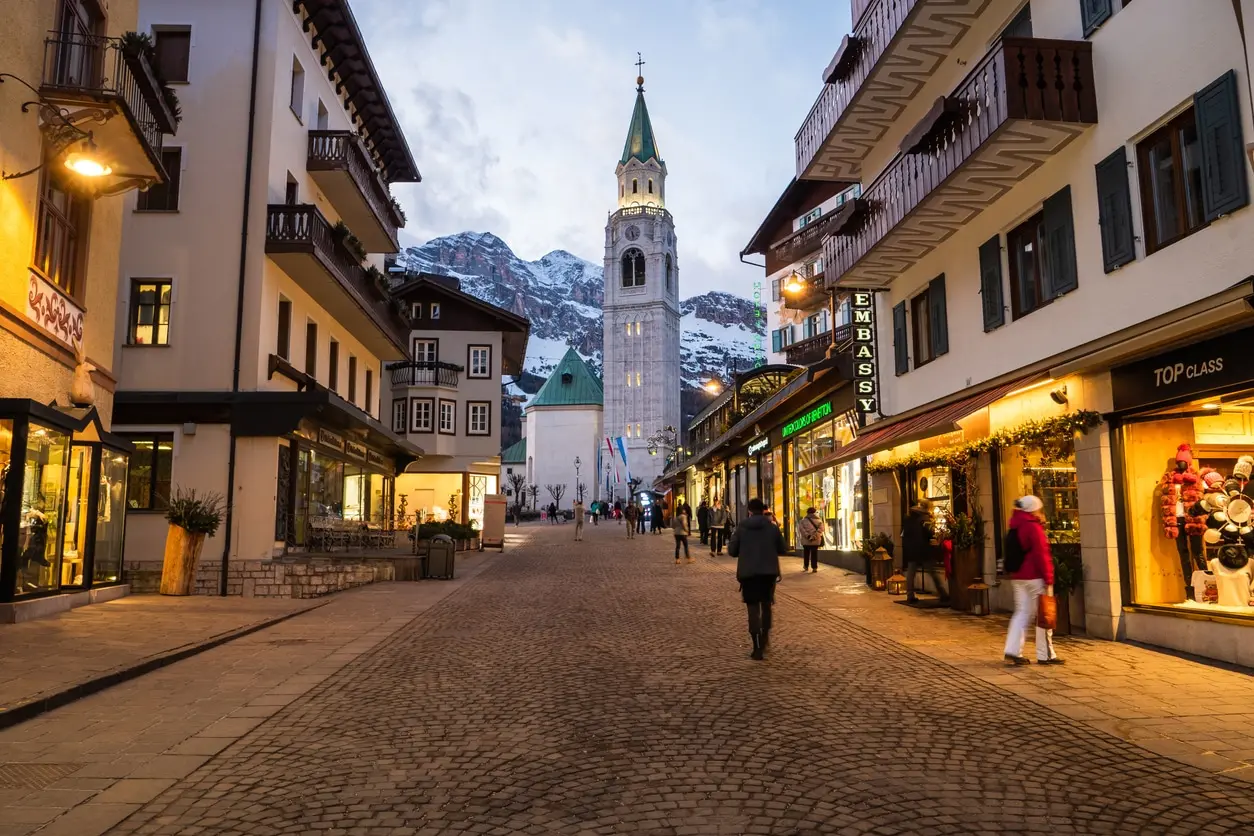 Treni turistici, il gruppo Fs lancia il 'Cadore': da Roma a Cortina per godersi l'invento sulle Dolomiti