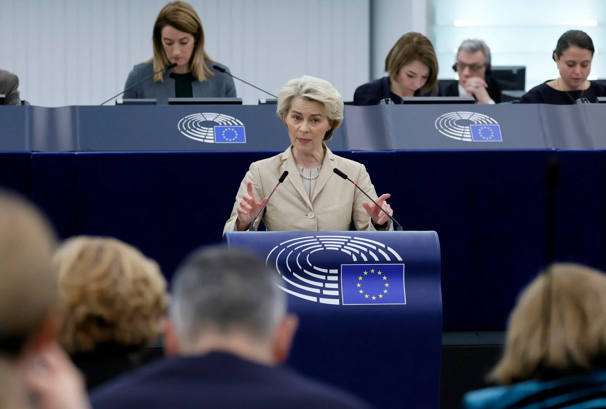 Duro intervento di Ursula von der Leyen all’Europarlamento: “Guerra non imminente, ma non impossibile. Mosca in Ucraina non deve vincere”